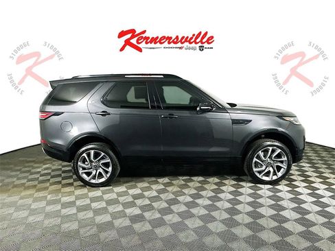 Used 2020 Land Rover Discovery Landmark image 8