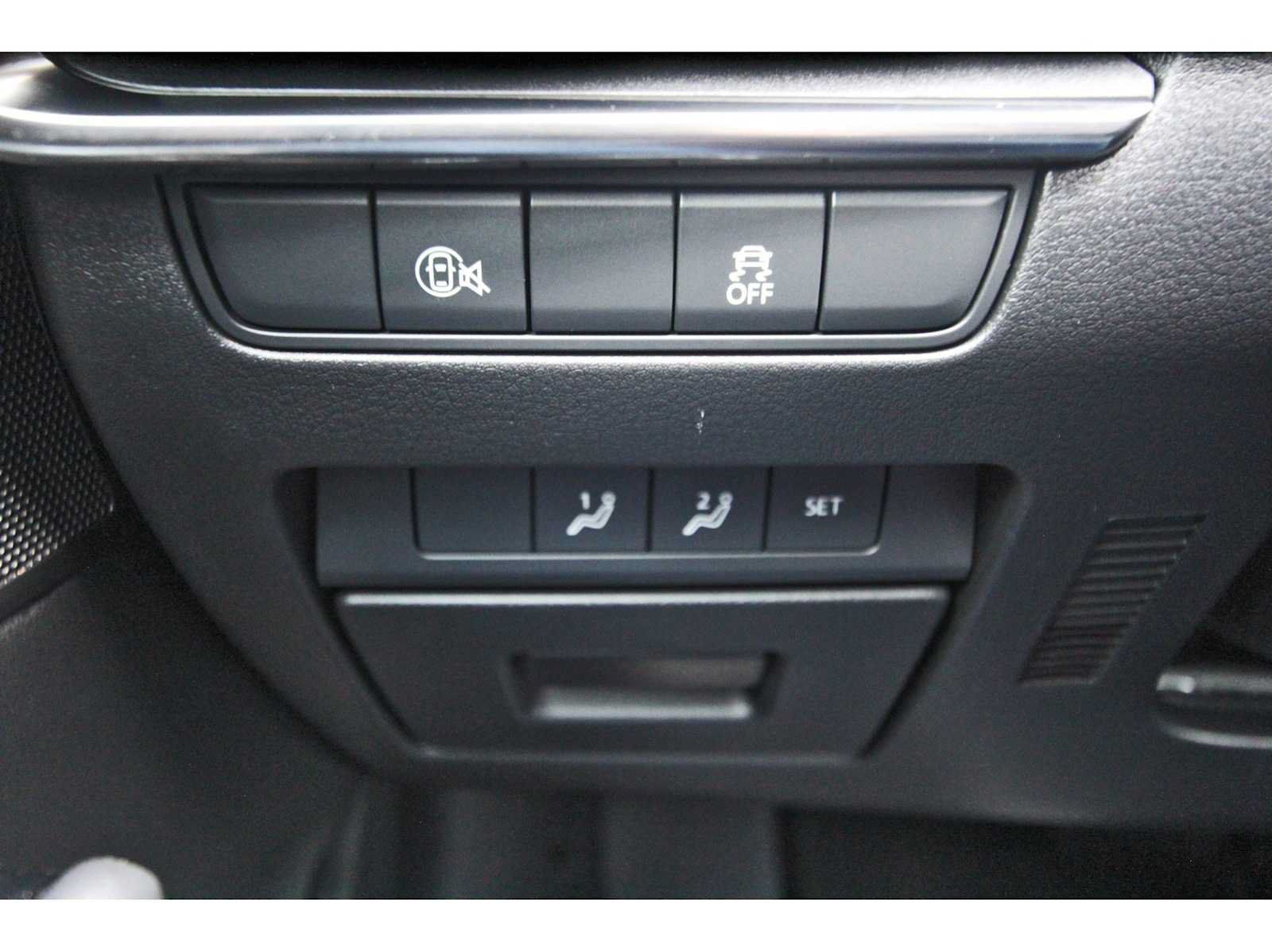 Used 2024 MAZDA MAZDA3 s FWD image 19