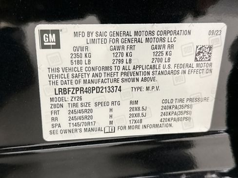 Used 2023 Buick Envision Essence w/ Sport Touring Package image 11