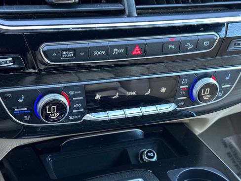 Used 2018 Audi Q7 3.0T Premium Plus image 18