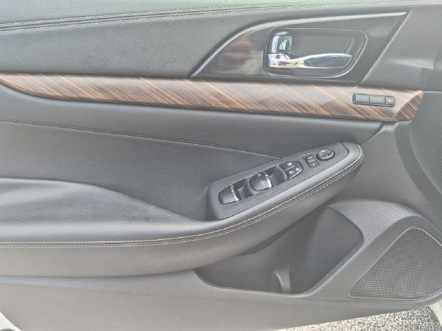 Used 2017 Nissan Maxima Platinum FWD image 9