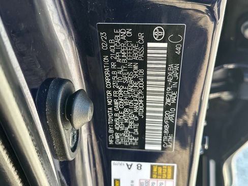 Used 2023 Toyota Corolla LE w/ Carpet Mat Package (TMS) FWD image 33