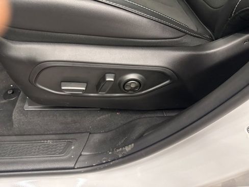 New 2025 Jeep Grand Cherokee Altitude image 17