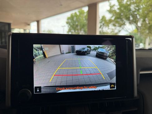 Used 2025 Toyota RAV4 XLE image 17