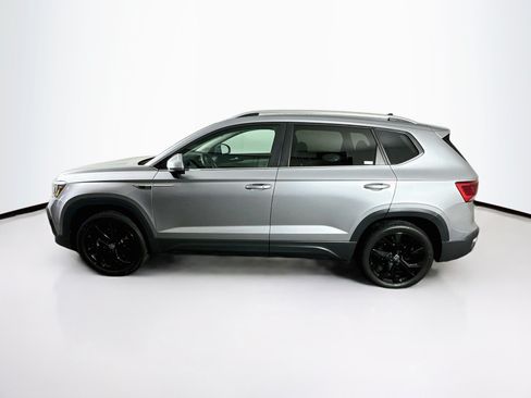 Used 2024 Volkswagen Taos SE FWD image 4
