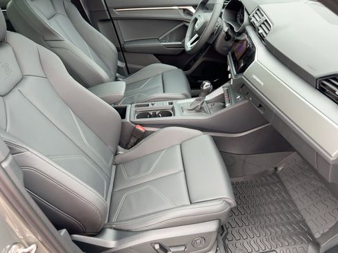 New 2025 Audi Q3 2.0T Premium image 30