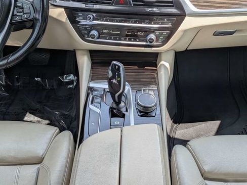 Used 2017 BMW 530i RWD image 17