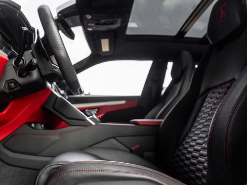 Used 2022 Lamborghini Urus AWD/4WD image 22