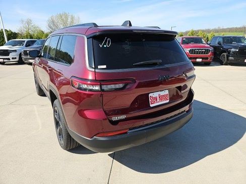 New 2026 Jeep Grand Cherokee L Limited w/ Limited Altitude Package AWD/4WD image 3