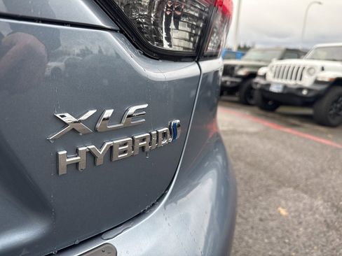 Used 2024 Toyota Corolla XLE image 10