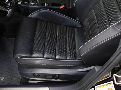 Used 2019 Volkswagen Golf R 4-Door AWD/4WD image 31