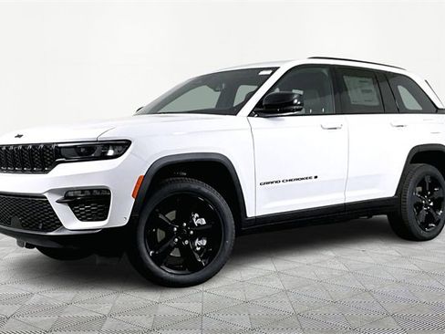 New 2025 Jeep Grand Cherokee Limited w/ Black Appearance Package image 1