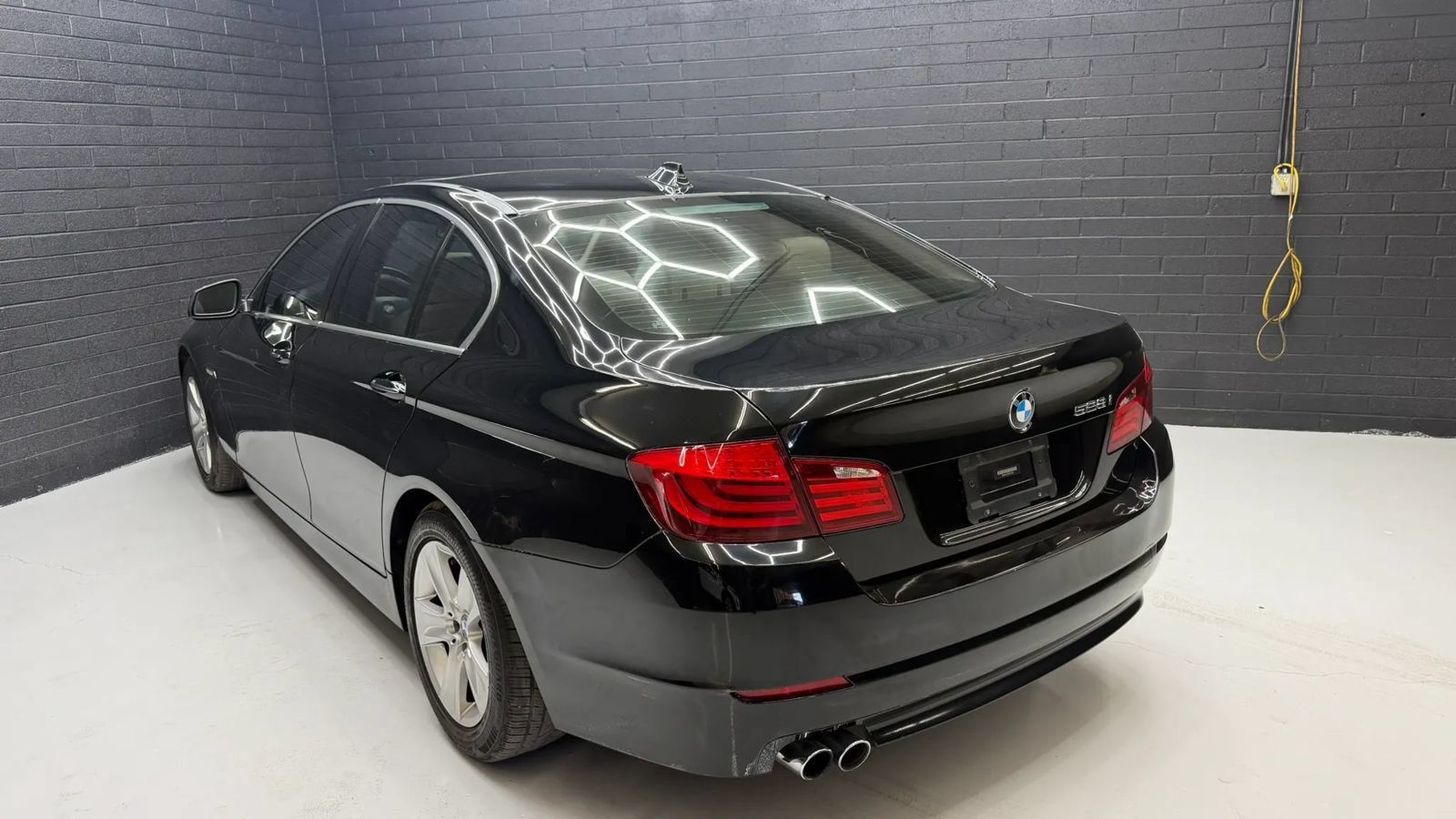 Used 2013 BMW 528i Sedan RWD image 4