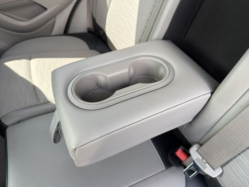 Used 2016 Buick Encore Convenience FWD image 12