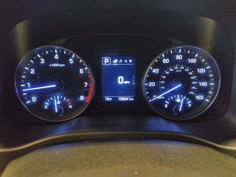 Used 2017 Hyundai Elantra Limited image 23