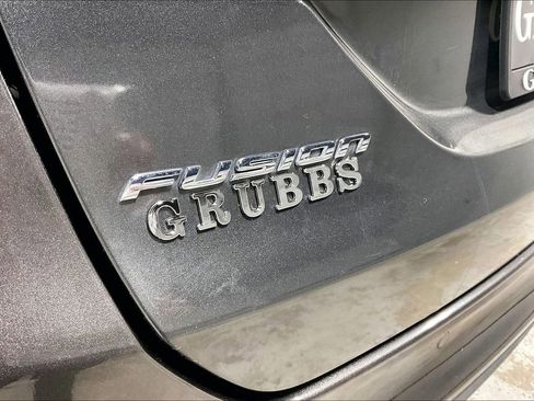 Used 2018 Ford Fusion SE w/ Fusion SE Technology Package image 39