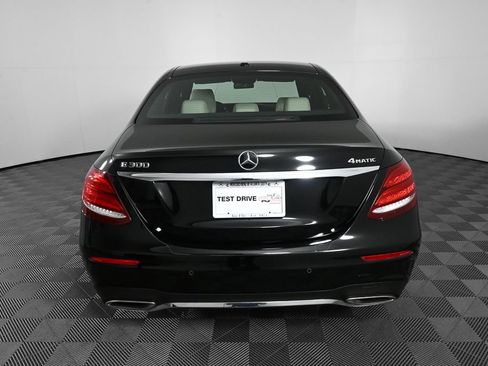 Used 2017 Mercedes-Benz E 300 4MATIC image 28