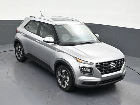 Used 2023 Hyundai Venue SEL w/ Cargo Package FWD image 22