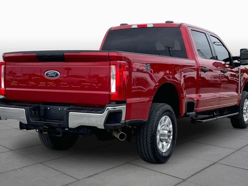 Used 2023 Ford F250 XLT w/ FX4 Off-Road Package AWD/4WD image 13