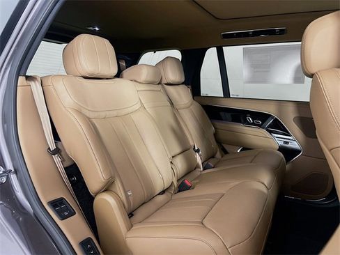 New 2025 Land Rover Range Rover Long Wheelbase SE image 27