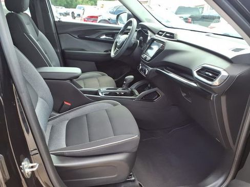 Used 2023 Chevrolet TrailBlazer LT w/ Convenience Package FWD image 19