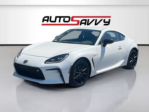 Used 2023 Toyota GR86 Premium RWD image 3