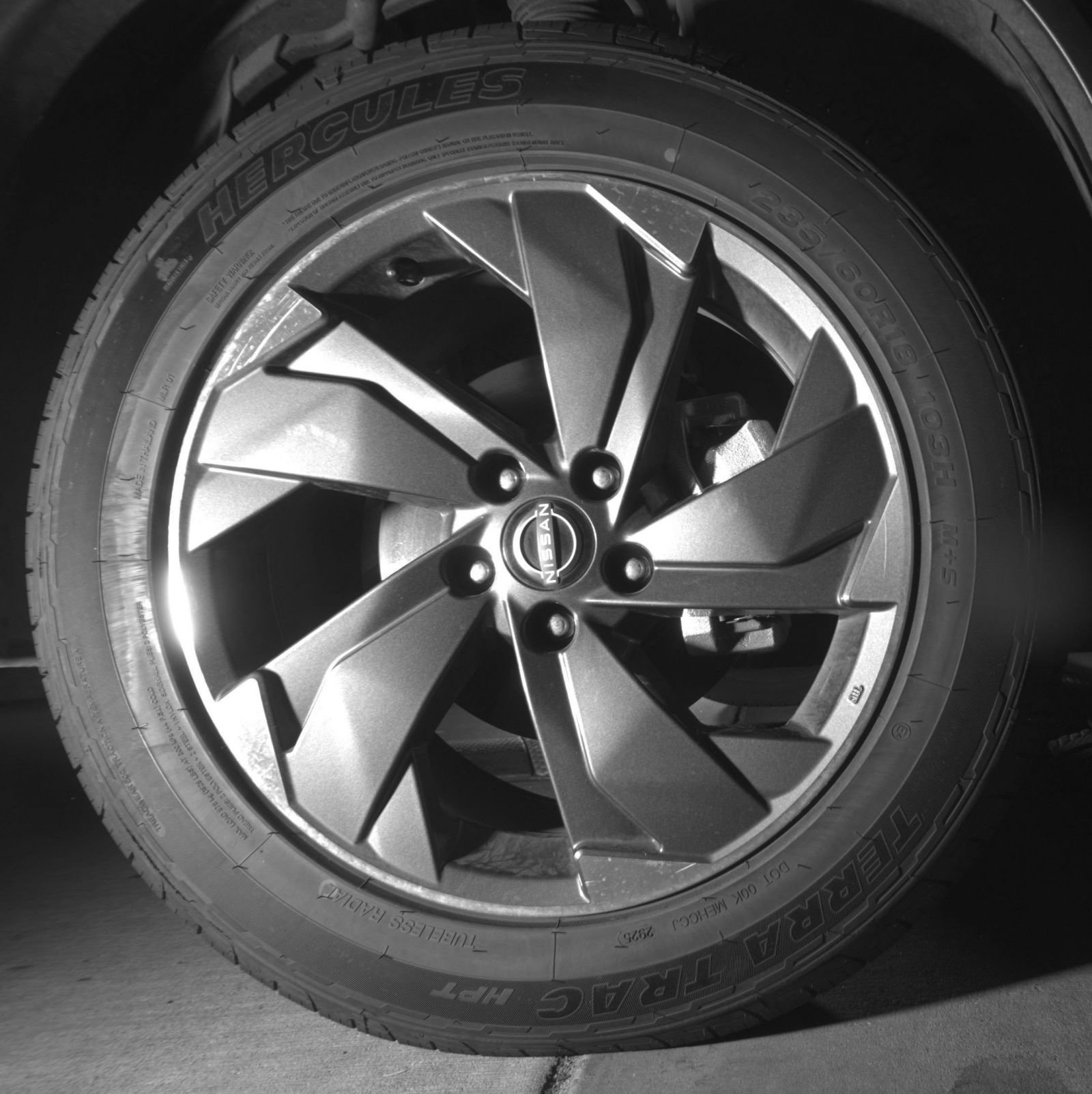Used 2025 Nissan Rogue SV FWD image 15
