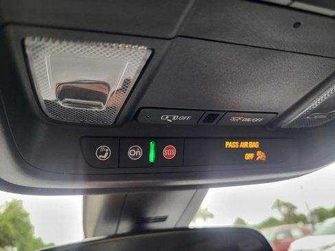 Used 2023 Chevrolet Traverse LT FWD image 23