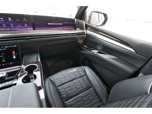 Certified 2026 Cadillac Escalade Platinum Sport w/ LPO, ONYX Package AWD/4WD image 10