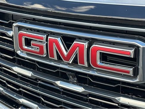 New 2026 GMC Yukon AT4 w/ AT4 Premium Package image 34