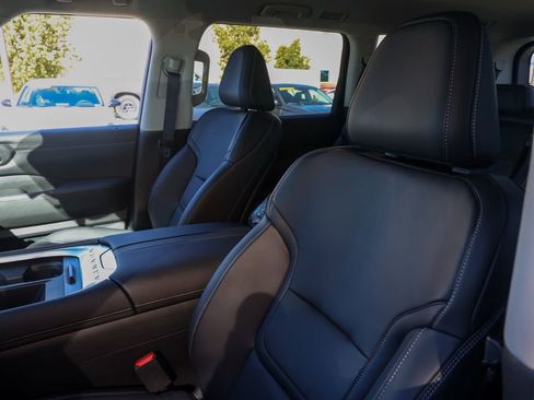 New 2026 Nissan Armada SV image 15