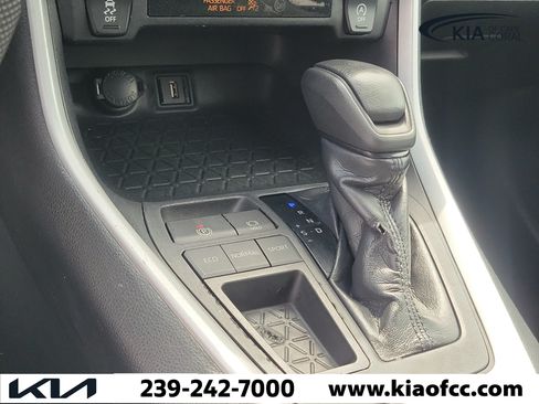 Used 2021 Toyota RAV4 XLE FWD image 29