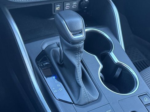 Used 2025 Toyota Highlander LE image 34