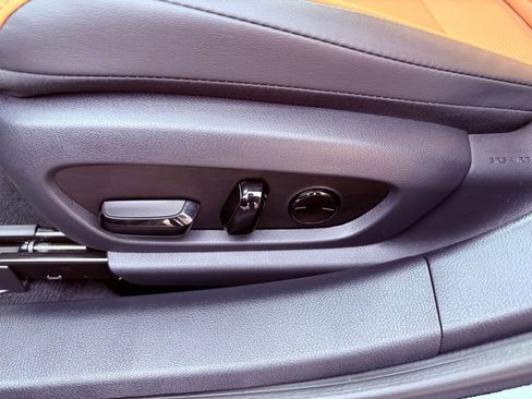 Certified 2025 Lexus ES 300h w/ Premium Package image 19