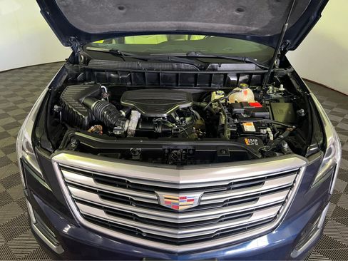 Used 2017 Cadillac XT5 Luxury w/ Driver Awareness Package AWD/4WD image 32