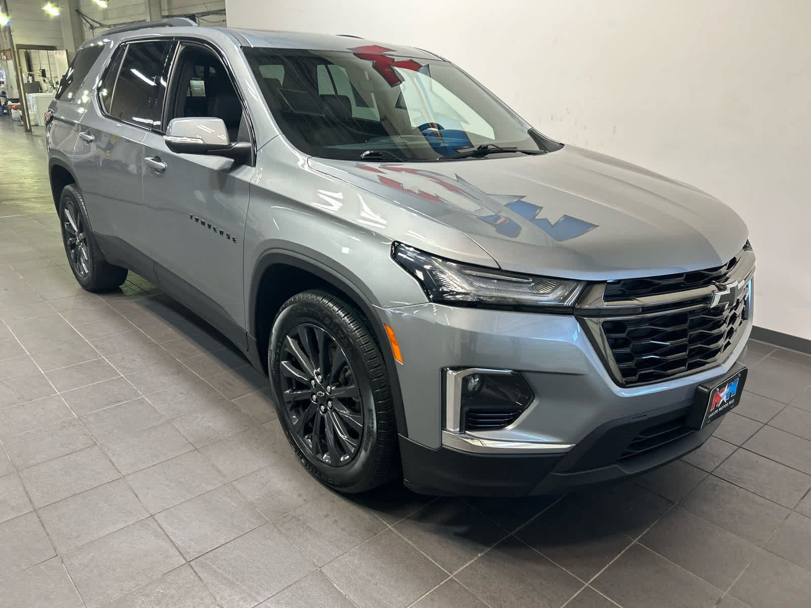 Used 2023 Chevrolet Traverse RS AWD/4WD image 2