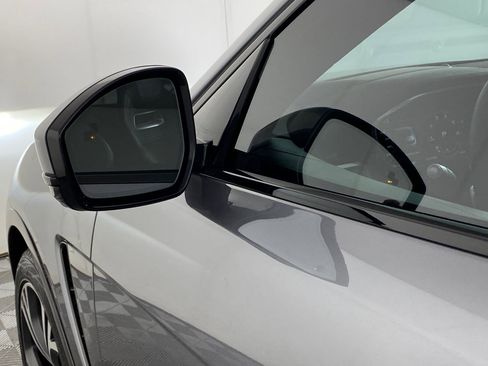 Used 2021 Jaguar F-PACE SVR image 23