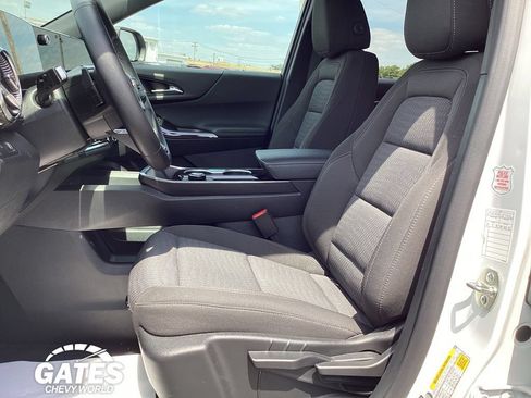Used 2026 Chevrolet Equinox LT FWD image 13