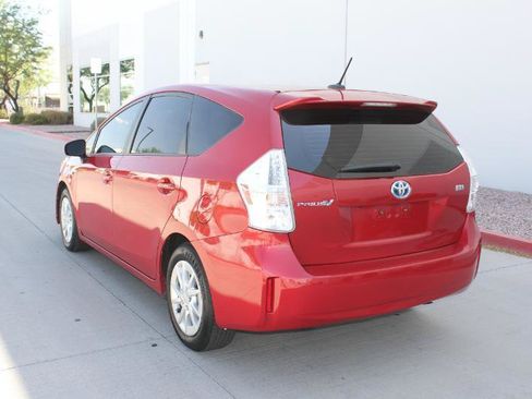 Used 2012 Toyota Prius V Three w/ Preferred Accessory Pkg FWD image 7