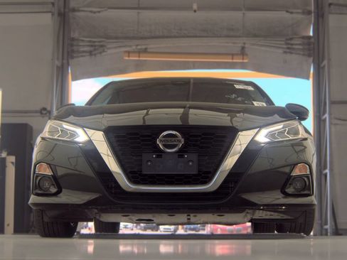 Used 2021 Nissan Altima 2.5 SL FWD image 3