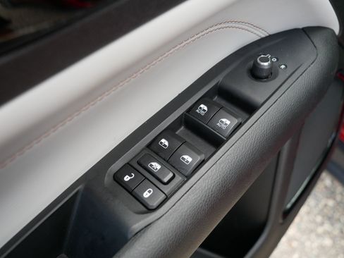 Used 2025 Jeep Compass Limited AWD/4WD image 19