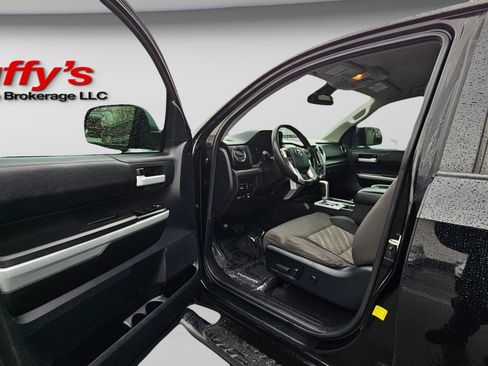 Used 2018 Toyota Tundra SR5 w/ TRD Off Road Package image 18
