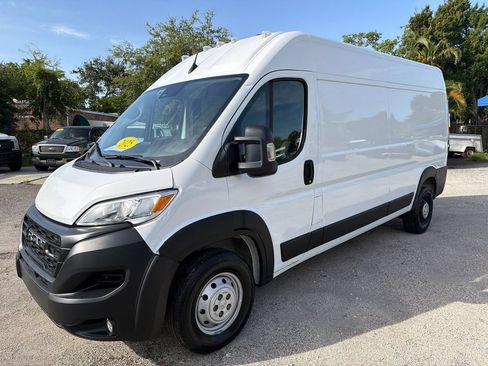 Used 2025 RAM ProMaster 2500 w/ Convenience Group FWD image 1