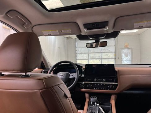 New 2026 Nissan Pathfinder Platinum image 22