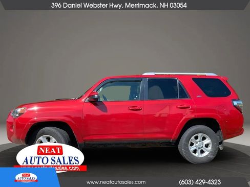 Used 2015 Toyota 4Runner SR5 AWD/4WD image 10
