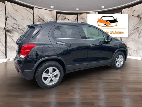 Used 2019 Chevrolet Trax LT w/ LT Convenience Package FWD image 6