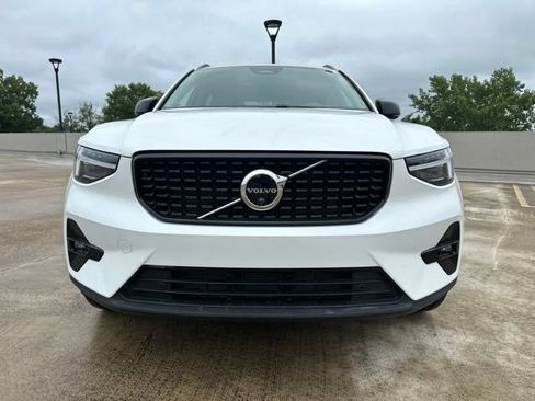 Certified 2026 Volvo XC40 B5 Plus AWD/4WD image 2