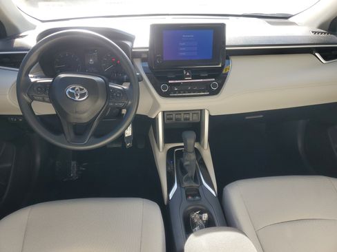 Used 2024 Toyota Corolla Cross L image 10