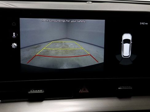 Used 2023 Kia Sportage EX image 2