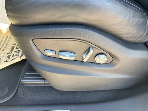 Used 2020 Porsche Cayenne AWD/4WD image 15